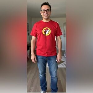 Buc-ee’s tshirt - men’s medium- EUC